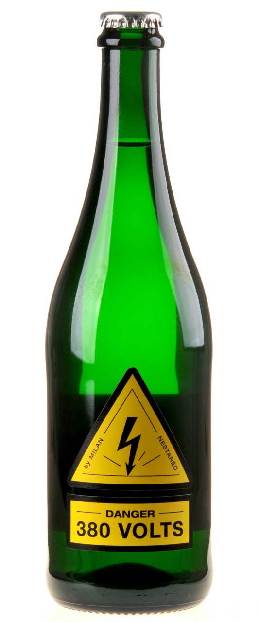 Milan Nestarec Danger 380 Volts 2022 Milan Nestarec Danger 380 Volts 2022 von Milan Nestarec