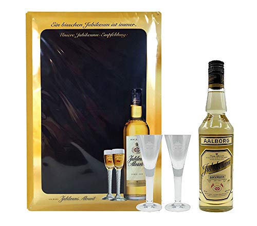 Aalborg 4er Set - Jubiläums Akvavit 0,7l 700ml (40% Vol) mit Kreidetafel/Schild 60 x 40 + 2er Set Stil Glas 2cl geeicht - [Enthält Sulfite] von Mixcompany.de Bar & Glas