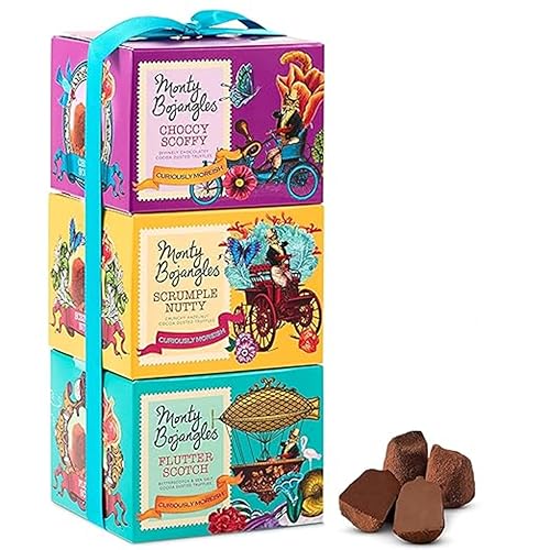 Monty Bojangles mit Kakao bestreute Trüffelpralinen (3 x 100 g) - 3 luxuriöse Geschenkpackungen mit Pralinen - Choccy Scoffy, Scrumple Nutty & Flutter Scotch - Das perfekte Schokoladen-Geschenk von Monty Bojangles