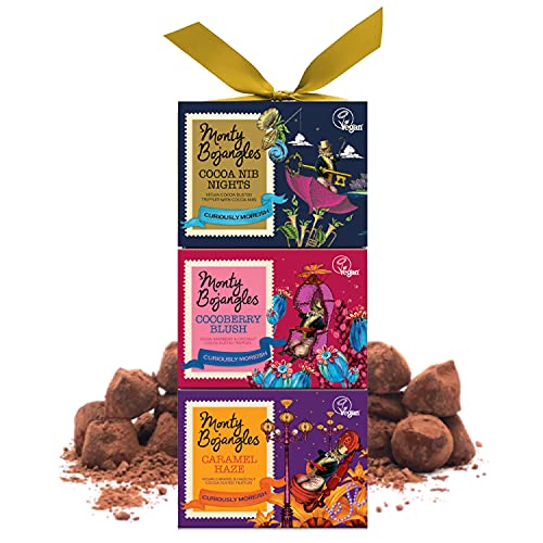 Monty Bojangles Vegan Tower | 3 Geschenkboxen – Caramel Haze, Cocoa Berry Blush, Cocoa Nib Nights | Kakobestäubte Schokoladentrüffel, 300 g (3 x 100 g Geschenkpackung) von Monty Bojangles
