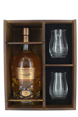 Grappa Riserva 7 Anni Selezione Nardini Cl 70 In Legno + 2 Bicchieri Grappa Riserva 7 Anni Selezione Nardini Cl 70 In Legno + 2 Bicchieri von Nardini Bortolo