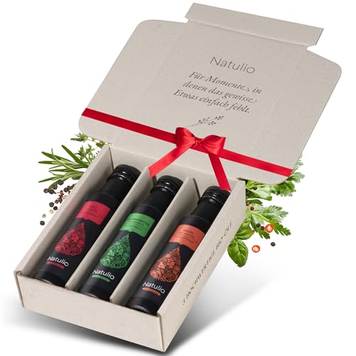 Natulio Geschenkset Bio Gewürzöle kaltgepresst - Grillen Geschenk - das perfekte Geschenk für alle Feinschmecker - Geschenkset aus Chiliöl, Gartenkräuteröl & BBQ-Öl - 3x100ml -DE-ÖKO-006 von Natulio