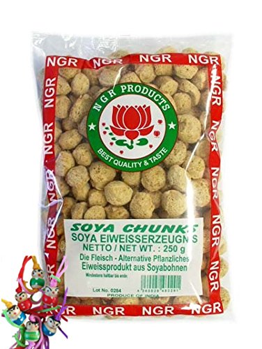 [ 8x 250g ] NGR Soja Kugeln / Fleisch-Alternative SOYA CHUNKS + ein kleines Glückspüppchen - Holzpüppchen von NGR