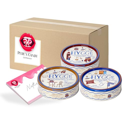 Dänische Butterkekse Cookies, Gebäckmischung teilweise mit Schokoladenstückchen - "Hygge" Motive Dose 2er Pack (2 x 340 g) von Pere's Candy® Box mit Geschenk von PERE’S CANDY