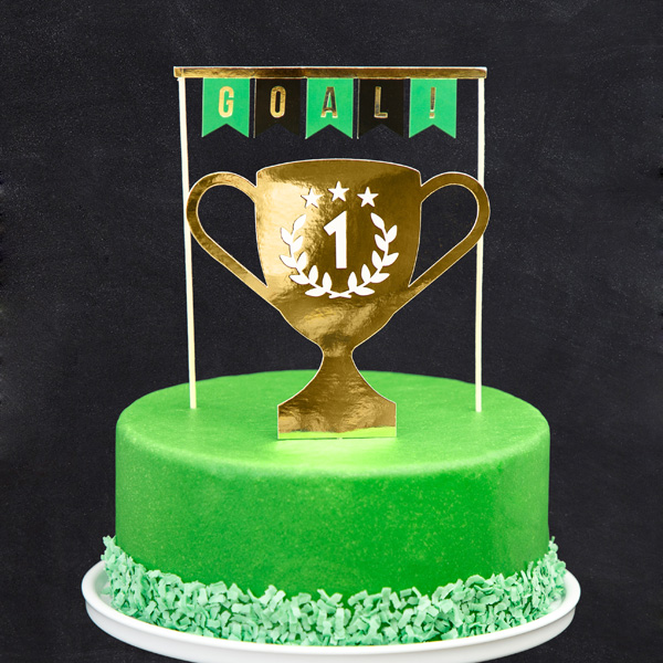 Cake Topper "Fußball", 2-teilig, 15cm - 20cm von Partydeco