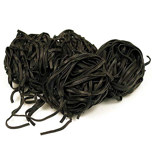 Frische Tagliarini mit Sepiatinte, schwarz, Bandnudel, 4mm, Sassella, 500g von Pasta Sassella