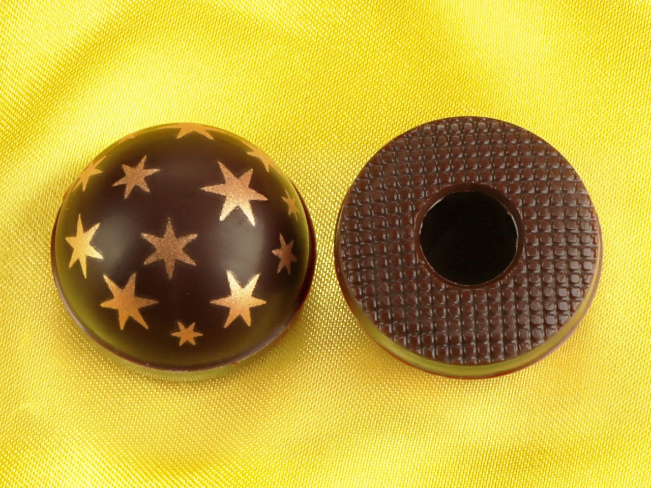 1 Folie Halbkugeln mit Sternen Zartbitter 1 Folie Halbkugeln mit Sternen Zartbitter von Cake-Masters Basics