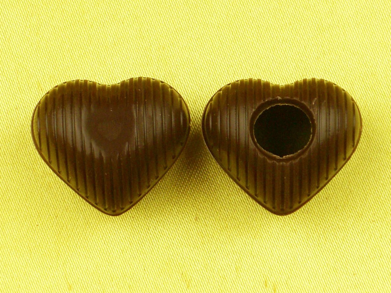 1 Folie Herz-Hohlkörper Mini Zartbitter 1 Folie Herz-Hohlkörper Mini Zartbitter von Cake-Masters Basics