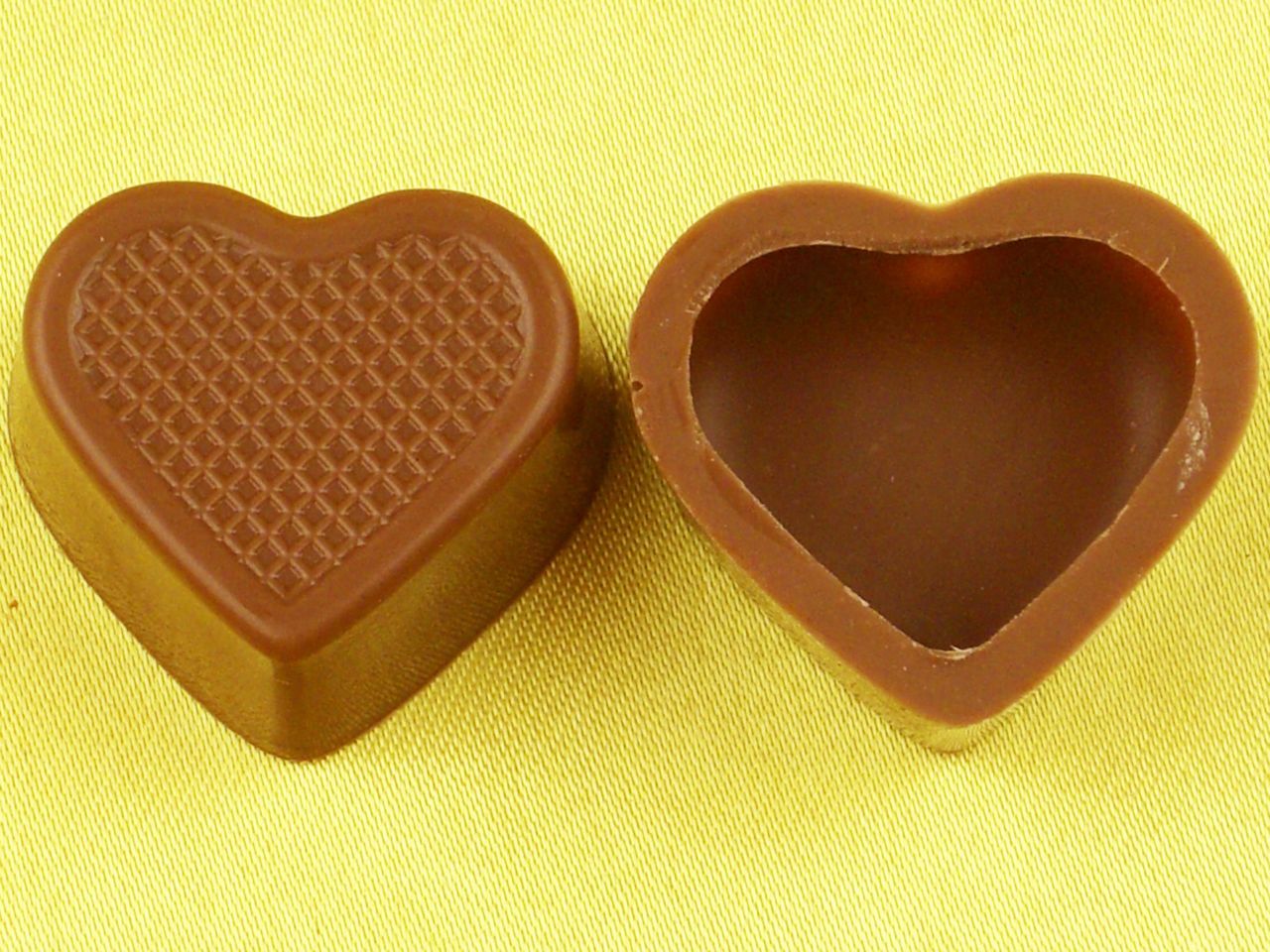 1 Folie Herzschalen Vollmilch 1 Folie Herzschalen Vollmilch von Cake-Masters Basics
