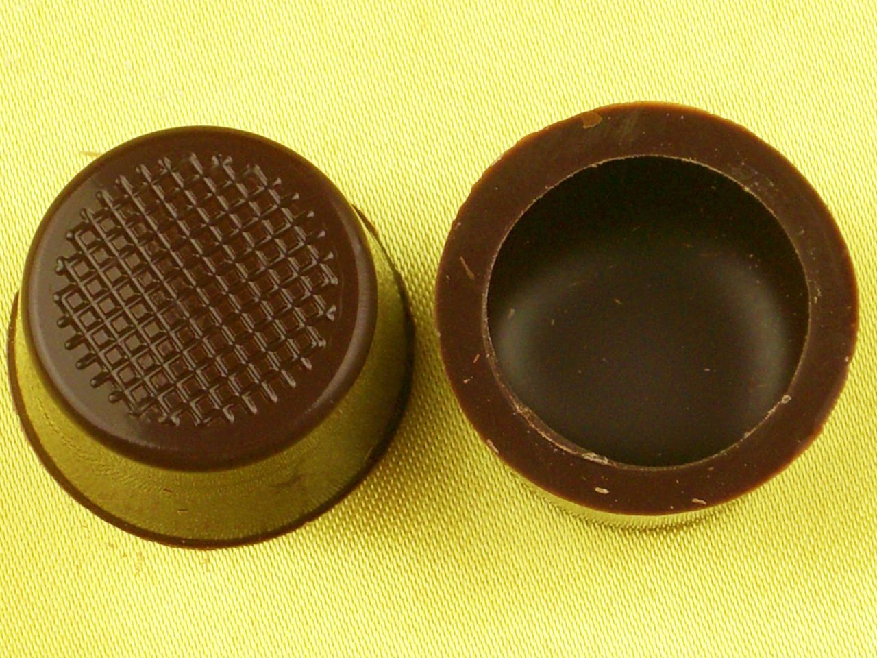 1 Folie Rundschalen Zartbitter 1 Folie Rundschalen Zartbitter von Cake-Masters Basics