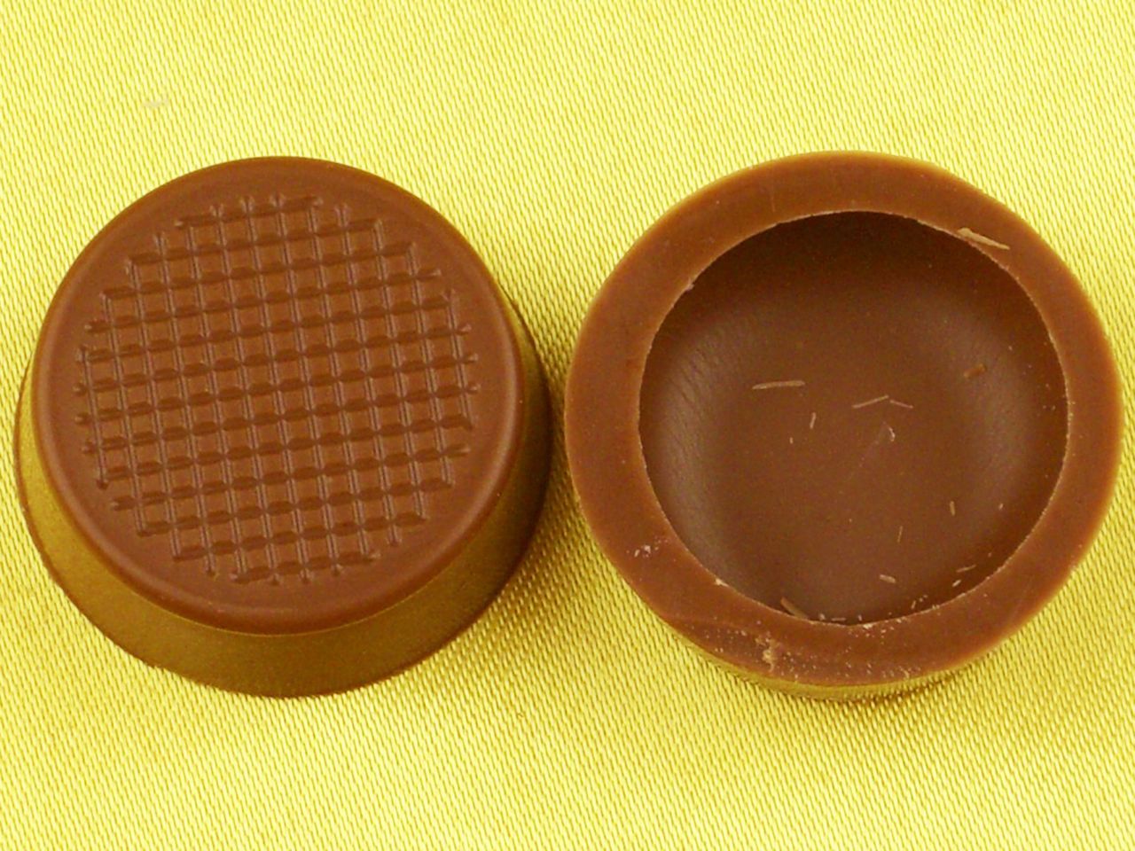 1 Folie Rundschalen flach Vollmilch 1 Folie Rundschalen flach Vollmilch von Cake-Masters Basics