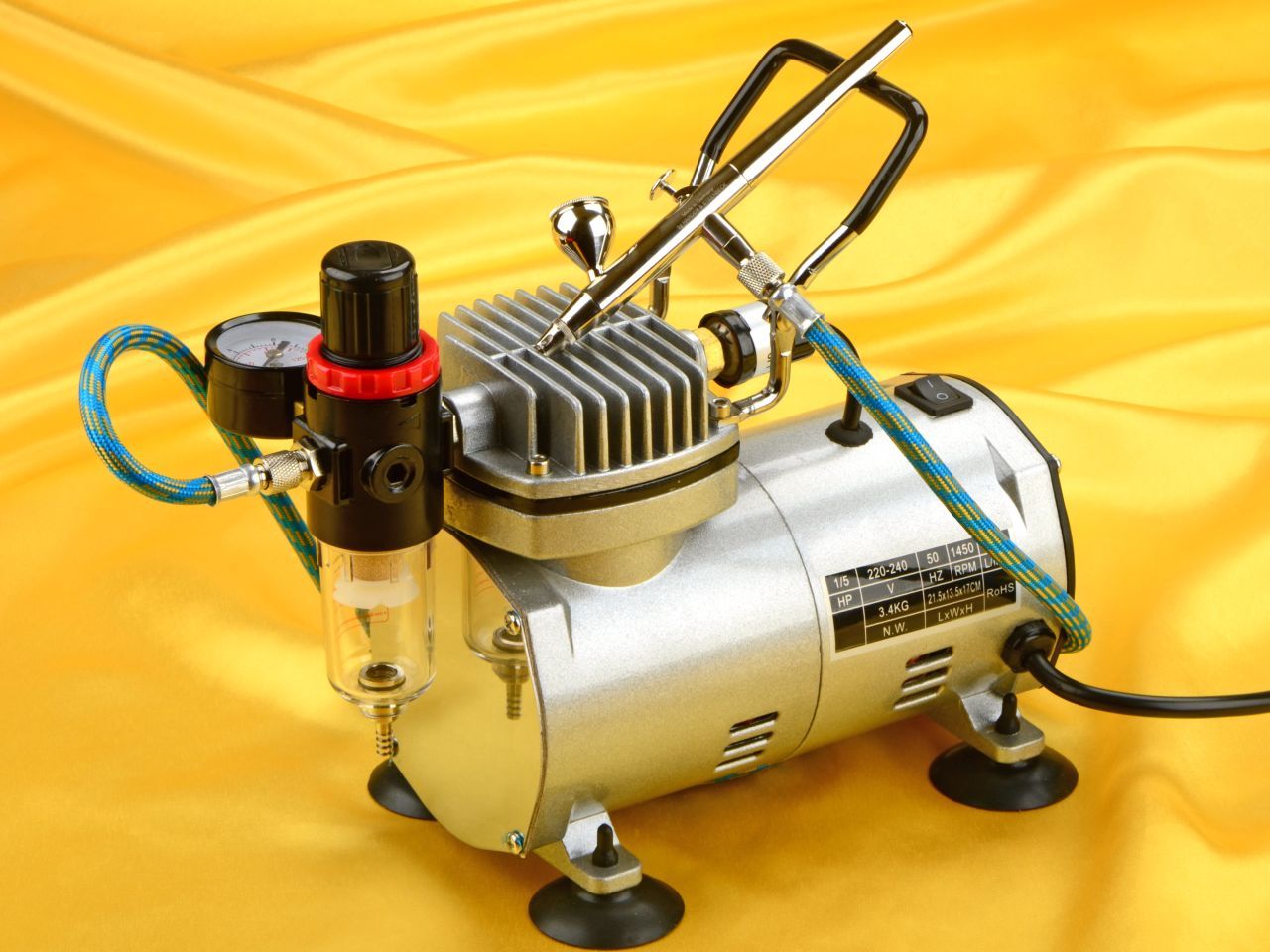 Airbrush-Set Kompressor und Pistole Airbrush-Set Kompressor und Pistole von Pati-Versand