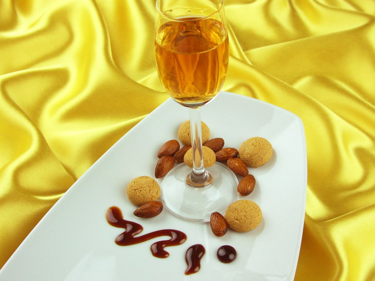 Aromapaste Amaretto 100g Aromapaste Amaretto 100g von Cake-Masters Basics