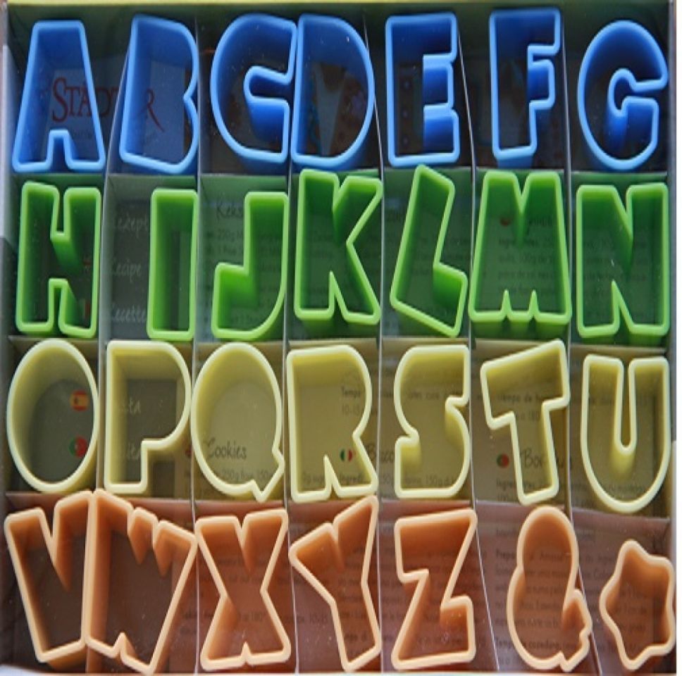 Ausstecher-Set Buchstaben, Kunststoff-Ausstechformen, 28-tlg. Ausstecher-Set Buchstaben, Kunststoff-Ausstechformen, 28-tlg. von Pati-Versand