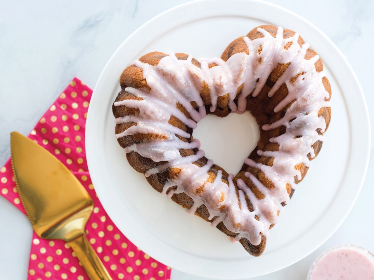 Nordic Ware Elegant Heart Bundt von Nordic Ware