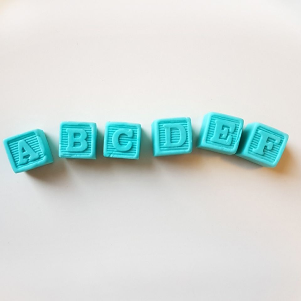 Fondantform Alphabetwürfel von Pati-Versand