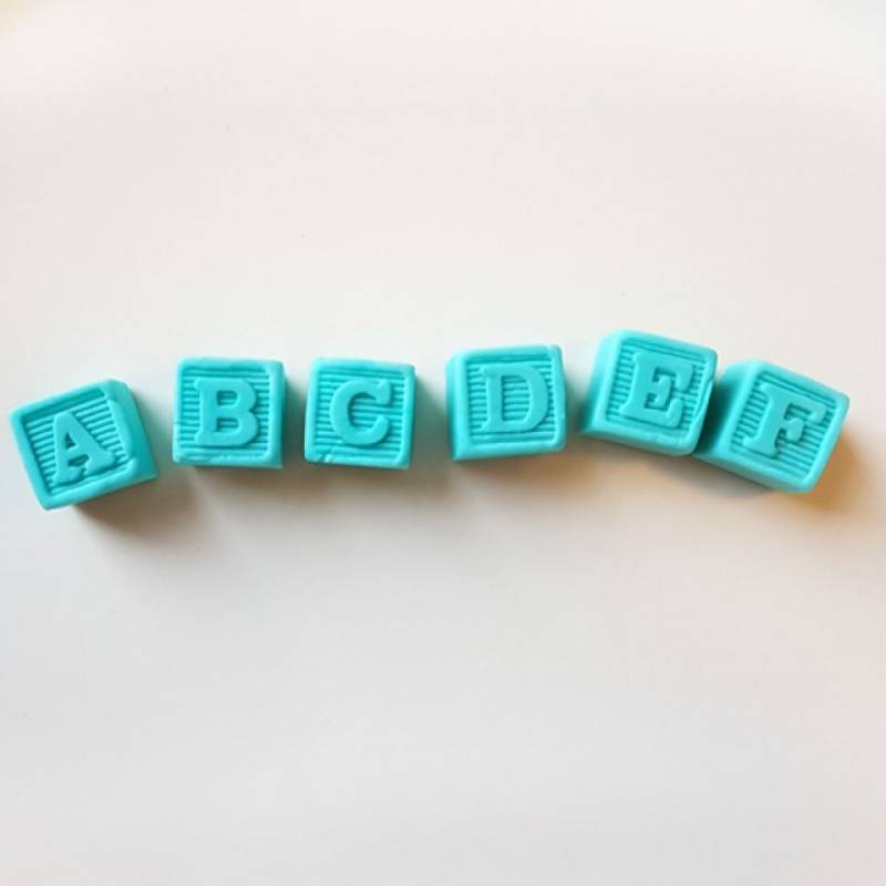 Fondantform Alphabetwürfel von Pati-Versand