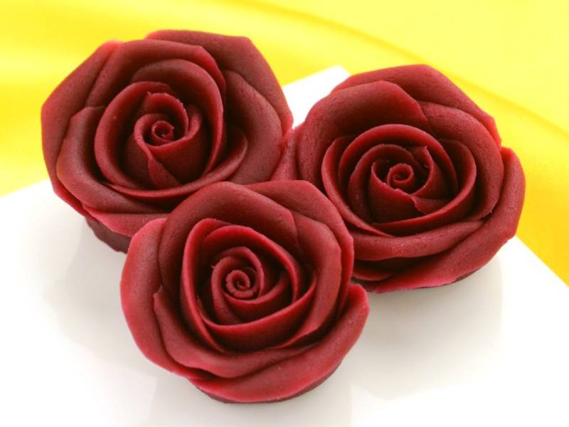 Marzipan-Rosen groß bordeaux 16 Stück von Pati-Versand