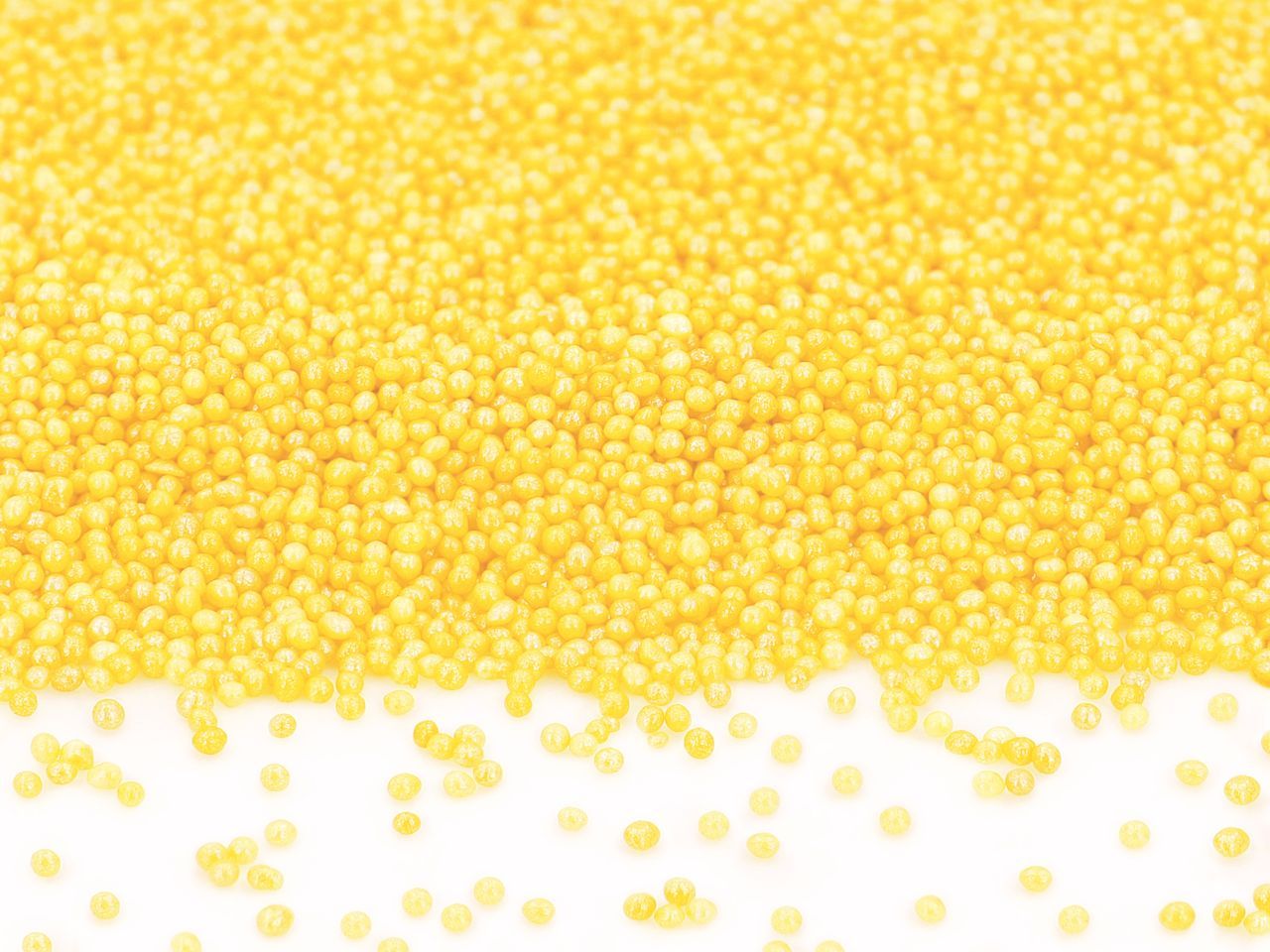 Mini-Perlen gelb-glimmer 100g Mini-Perlen gelb-glimmer 100g von Cake-Masters Basics