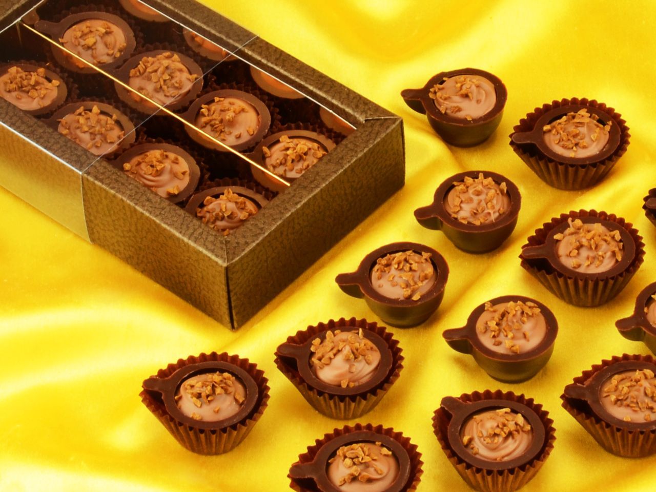 Pralinen-Set Cappuccino-Tassen Pralinen-Set Cappuccino-Tassen von Pati-Versand