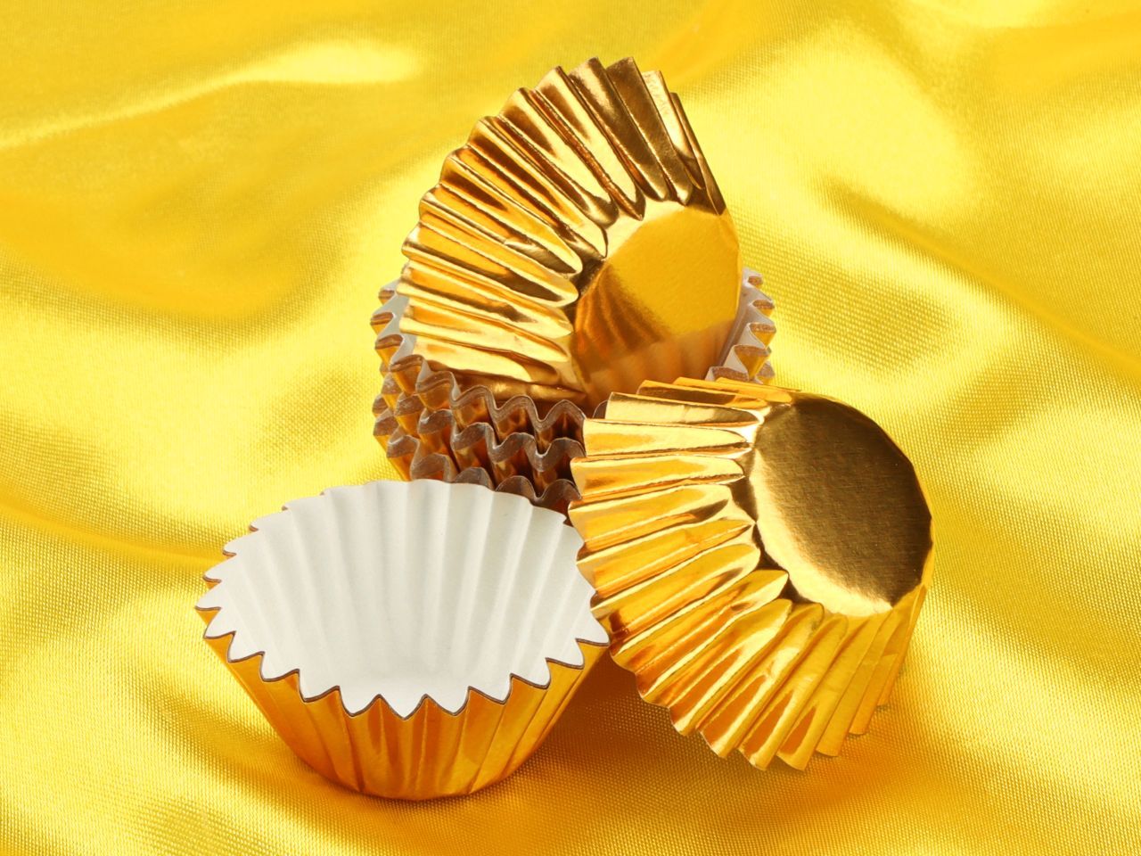 Pralinenkapseln 25mm gold 60 Stück von Cake-Masters