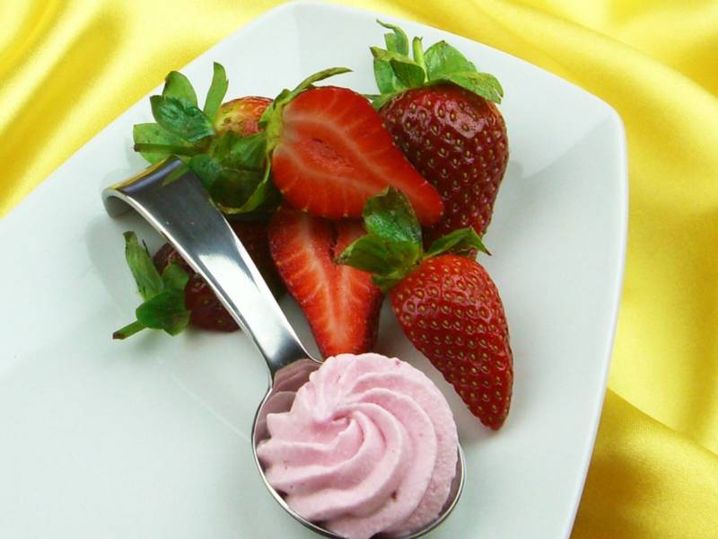 Sahnestand Erdbeere 100g von Cake-Masters
