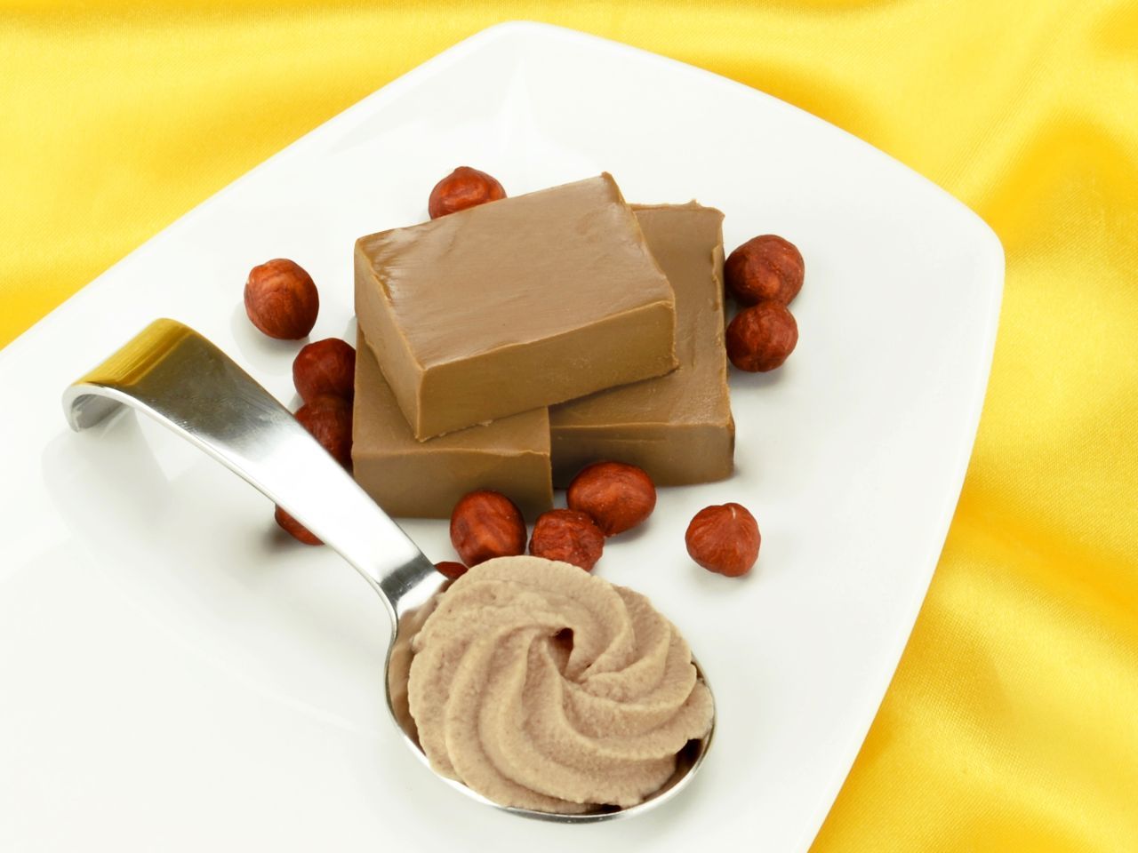 Sahnestand Gianduja 100g Sahnestand Gianduja 100g von Cake-Masters