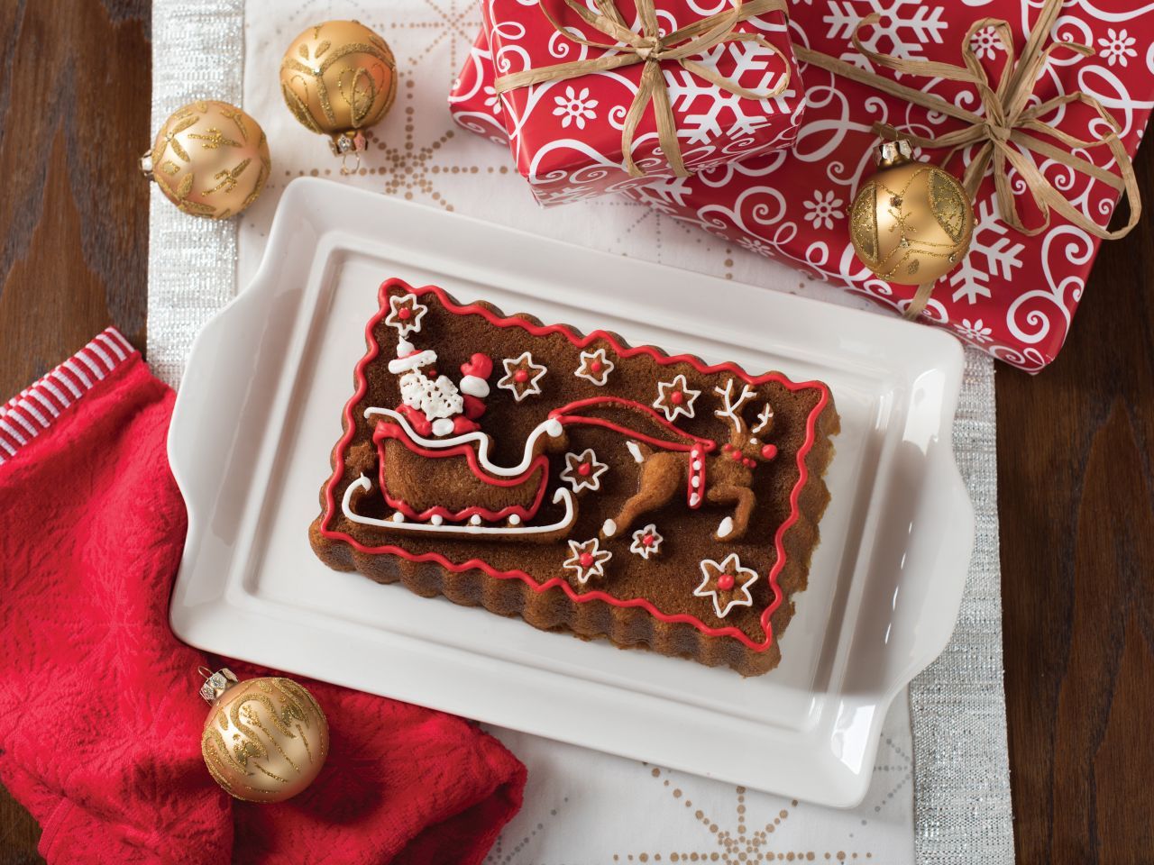 Nordic Ware Santas Sleigh Loaf Pan von Nordic Ware