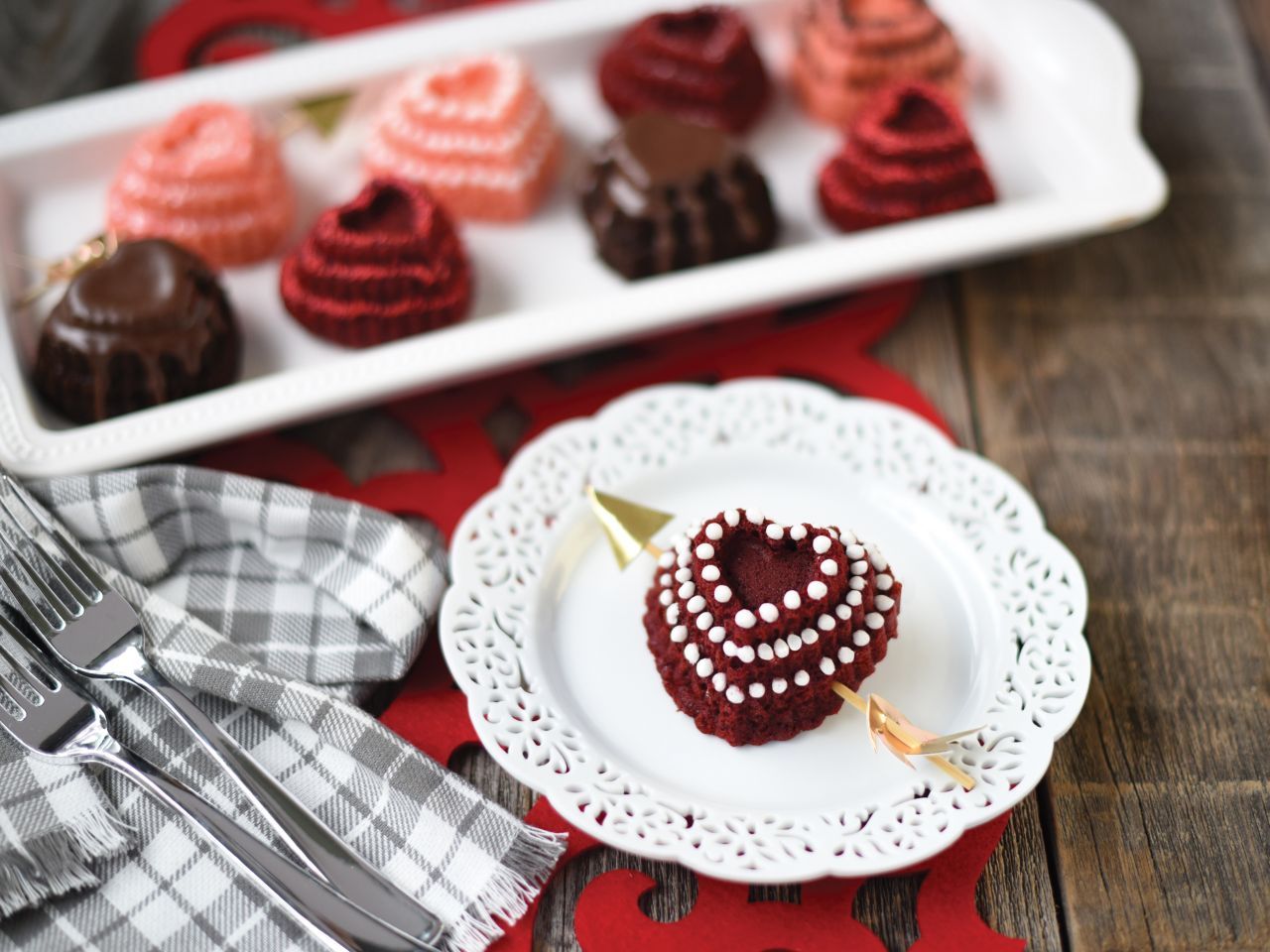 Nordic Ware Tiered Heart Cakelet Pan Nordic Ware Tiered Heart Cakelet Pan von Nordic Ware