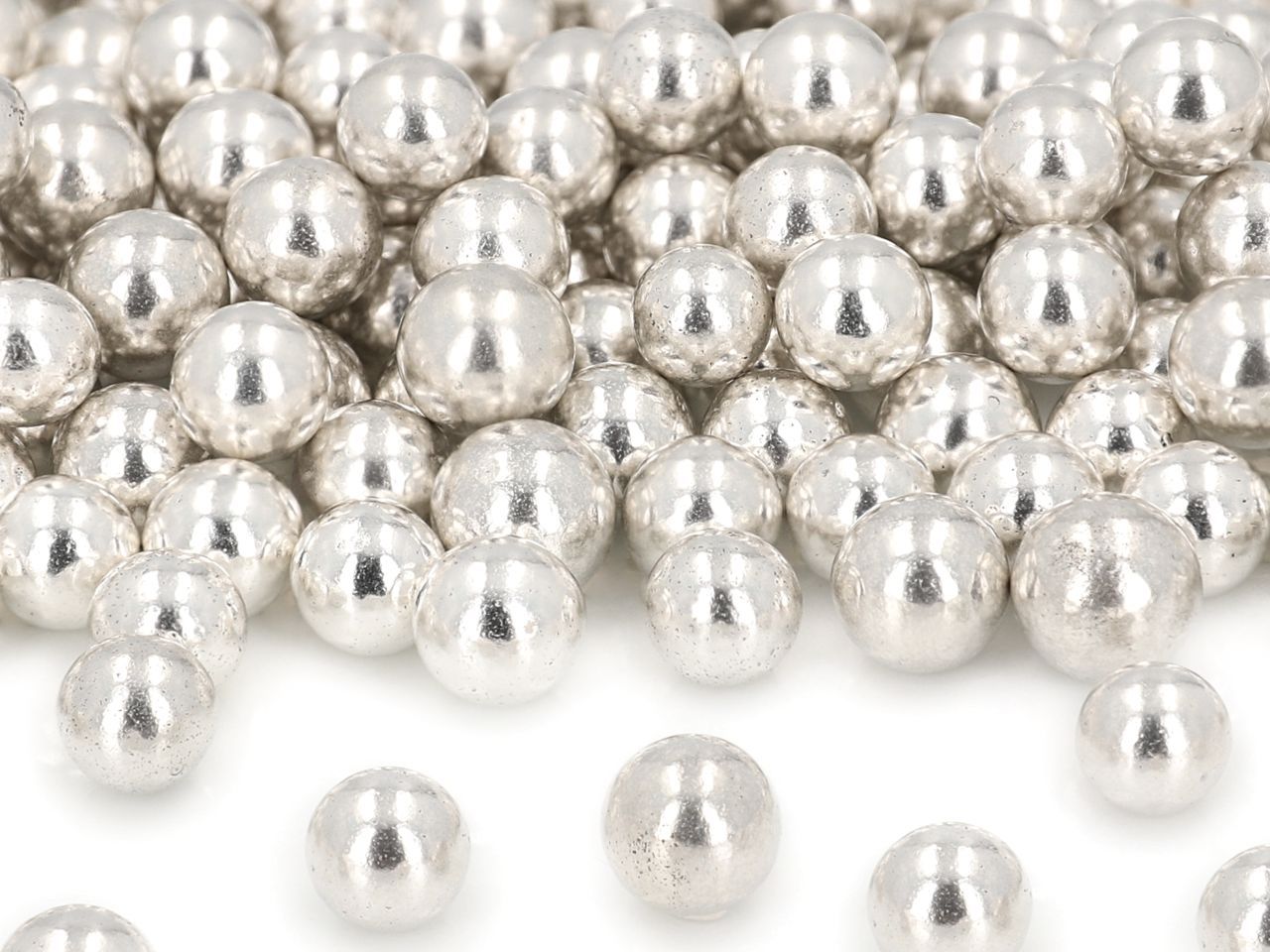 Zuckerperlen silber 10mm 60g Zuckerperlen silber 10mm 60g von Cake-Masters Basics