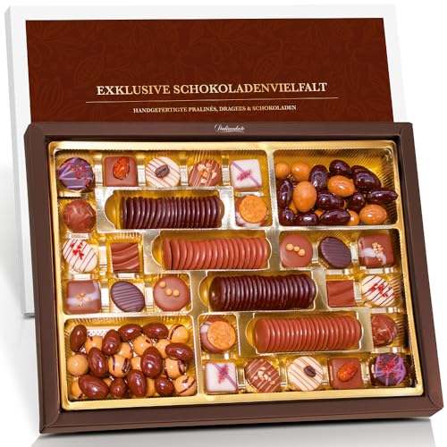 Pralinenbote - Exklusive Schokoladenvielfalt mit 24 handgefertigten Pralinen ohne Alkohol, 72 feinen Schokoladen und Schokoladen-Dragees in edler Geschenkbox XXL Pralinenbote - Exklusive Schokoladenvielfalt mit 24 handgefertigten Pralinen ohne Alkohol, 72 feinen Schokoladen und Schokoladen-Dragees in edler Geschenkbox XXL von Pralinenclub