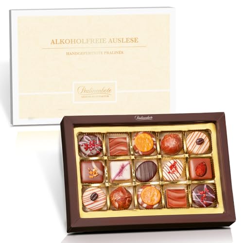 Pralinenbote Genussmanufaktur – Alkoholfreie Auslese mit 15 handgefertigten Pralinen deutscher Chocolatiers, das edle Pralinen Geschenk für Sie und Ihn Pralinenbote Genussmanufaktur – Alkoholfreie Auslese mit 15 handgefertigten Pralinen deutscher Chocolatiers, das edle Pralinen Geschenk für Sie und Ihn von Pralinenclub