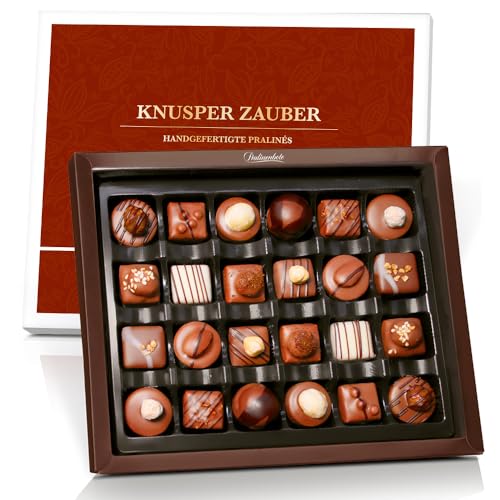 Pralinenbote Genussmanufaktur – Knusper Zauber mit 24 handgefertigten Nuss & Nougat Pralinen ohne Alkohol deutscher Chocolatiers, das exklusive Pralinen Geschenk Pralinenbote Genussmanufaktur – Knusper Zauber mit 24 handgefertigten Nuss & Nougat Pralinen ohne Alkohol deutscher Chocolatiers, das exklusive Pralinen Geschenk von Pralinenclub
