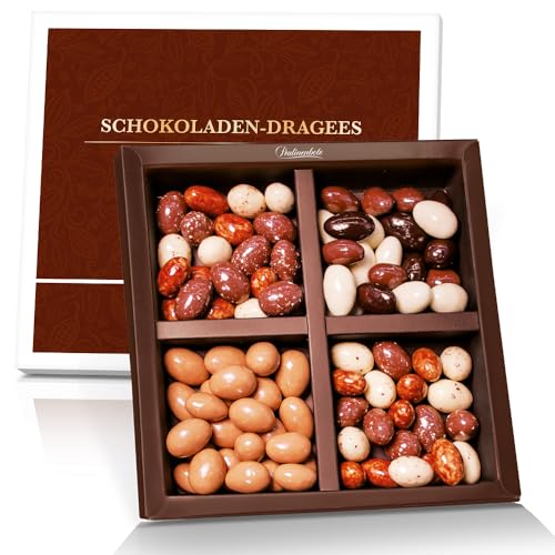 Pralinenbote Genussmanufaktur – Schoko-Mandelträume aus der Manufaktur, das exklusive Geschenk mit Schokoladen Dragees & Schokoladen-Mandeln Pralinenbote Genussmanufaktur – Schoko-Mandelträume aus der Manufaktur, das exklusive Geschenk mit Schokoladen Dragees & Schokoladen-Mandeln von Pralinenclub