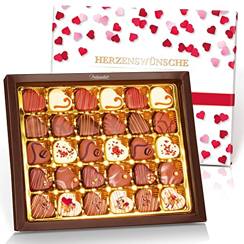 Pralinenbote – Muttertagsgeschenk mit 30 handgefertigten Pralinen Herzen deutscher Chocolatiers, das Pralinen Geschenk zum Muttertag & Vatertag - Danke Mama von Pralinenclub