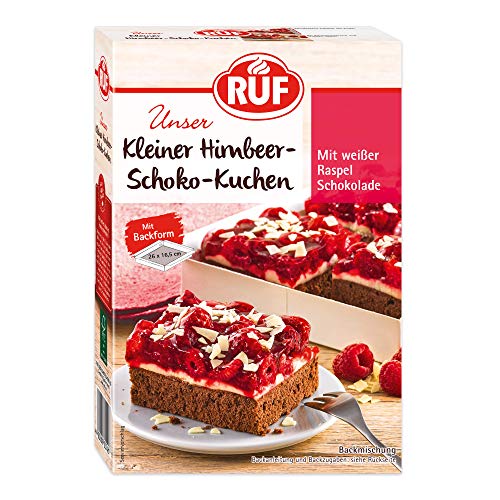RUF Kleiner Himbeer-Schokokuchen, Mini-Kuchen mit feiner Puddingcreme, Himbeeren und weißen Schokoraspeln, inkl. Backform, 1x252g RUF Kleiner Himbeer-Schokokuchen, Mini-Kuchen mit feiner Puddingcreme, Himbeeren und weißen Schokoraspeln, inkl. Backform, 1x252g von RUF