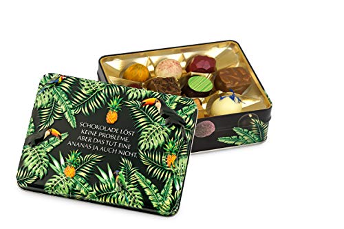 Präsentdose "Schokolade löst keine Probleme, aber das tut eine Ananas ja auch nicht" 125g, Manufakturqualität!, handgefertigt von den Konditoren der Confiserie Rabbel...für ein Lächeln mehr am Tag. Präsentdose "Schokolade löst keine Probleme, aber das tut eine Ananas ja auch nicht" 125g, Manufakturqualität!, handgefertigt von den Konditoren der Confiserie Rabbel...für ein Lächeln mehr am Tag. von Rabbel