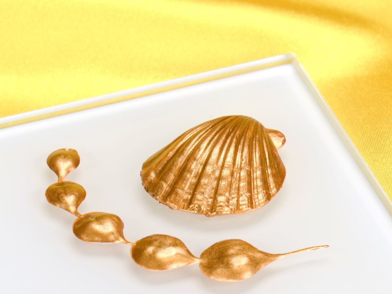 Metallic-Lebensmittelfarbe Gold 25ml Metallic-Lebensmittelfarbe Gold 25ml von Rainbow Dust