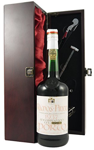 Ramos Pinto Colheita Tawny Port 1937 in einer mit Seide ausgestatetten Geschenkbox, da zu 4 Weinaccessoires, 1 x 750ml von Ramos Pinto