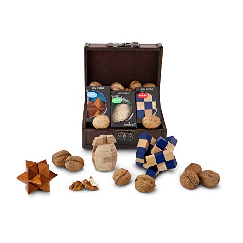 Römer Präsente Geschenkartikel Knobelschatz: 5-teilig; 3 Denkspiele / 3D Knobelspiele/Brainteaser im Set mit Walnüssen + dekorative Schatztruhe; Maße ca. 16.2 x 12.4 x 7 cm Römer Präsente Geschenkartikel Knobelschatz: 5-teilig; 3 Denkspiele / 3D Knobelspiele/Brainteaser im Set mit Walnüssen + dekorative Schatztruhe; Maße ca. 16.2 x 12.4 x 7 cm von Römer Präsente