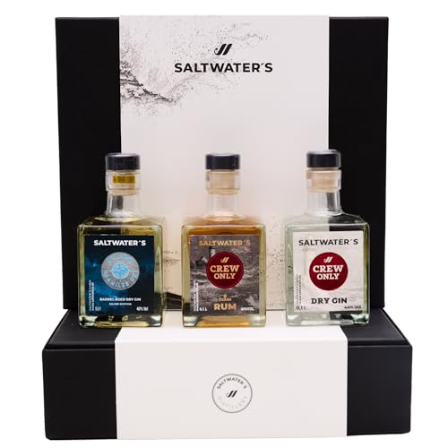 SALTWATER’s Spirituosen 3er Set Miniaturenbox – Premium Alkohol Probierpaket mit 1x Rum und 2x Sorten Gin – Ideal als hochwertiges Geschenk | 3x 100ml Schnaps-Flaschen | 40% bis 44% vol. SALTWATER’s Spirituosen 3er Set Miniaturenbox – Premium Alkohol Probierpaket mit 1x Rum und 2x Sorten Gin – Ideal als hochwertiges Geschenk | 3x 100ml Schnaps-Flaschen | 40% bis 44% vol. von SALTWATER's
