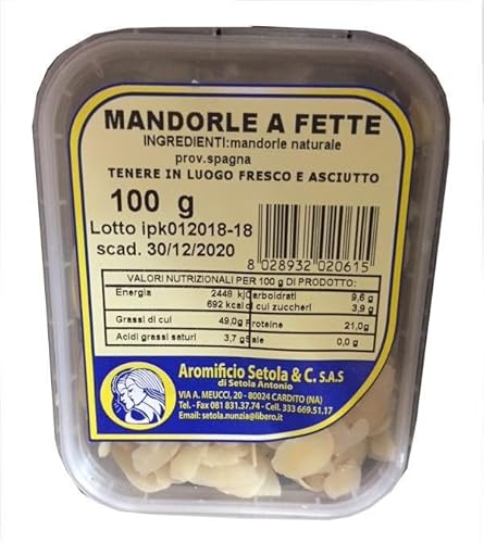 IN SCHEIBEN GESCHNITTENE GESCHÄLTE MANDELN IN EINER SCHALE GR 100 von SETOLA