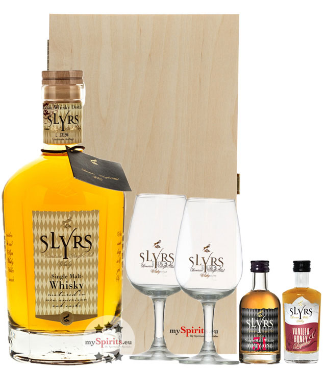 Slyrs Geschenkset: Bavarian Single Malt + 51 Whisky + Liqueur mit 2 Slyrs-Gläsern (30, 43 & 51 % Vol., 0,8 Liter) von SLYRS Destillerie