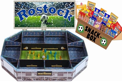 FUSSBALL - SNACKADIUM Fußball Snackstadion XXL inklusive SNACK-BOX. DEIN VEREIN - DEINE FARBEN - DEINE LEIDENSCHAFT- Einzigartiges Geschenk für Fußballfans, Stadionfeeling Zuhause (Rostock) von SNACKADIUM