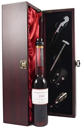 Sandeman 1945 Vintage Port (Decanted Selection) 20cls in einer mit Seide ausgestatetten Geschenkbox. Da zu vier Wein Zubehör, Korkenzieher,Giesser,Kapselabschneider,Weinthermometer, 1 x 200ml von Sandeman