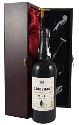 Sandeman Vintage Port 1966 in einer mit Seide ausgestatetten Geschenkbox. Da zu vier Wein Zubehör, Korkenzieher, Giesser, Kapselabschneider,Weinthermometer, 1 x 750ml von Sandeman