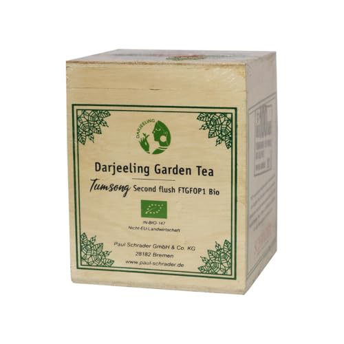 Schrader | Schwarzer Tee Darjeeling Second Flush Tumsong Bio | Muskatell-Note, handverlesen, kupferbraun, Spitzenqualität aus kontrolliertem Anbau | 200 g Schrader | Schwarzer Tee Darjeeling Second Flush Tumsong Bio | Muskatell-Note, handverlesen, kupferbraun, Spitzenqualität aus kontrolliertem Anbau | 200 g von Schrader