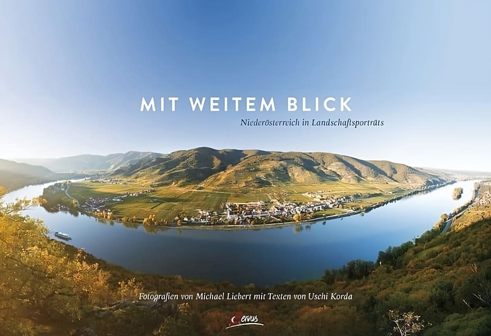 Mit weitem Blick von Servus Verlag