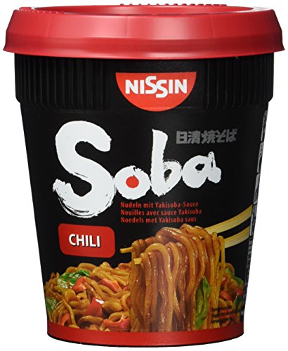Nissin Cup Noodles Soba Cup – Chili, 4er Pack, Wok Style Instant-Nudeln japanischer Art, mit Chili-Sauce, -Schoten & Gemüse, schnell im Becher zubereitet, asiatisches Essen (4 x 90 g) von NISSIN