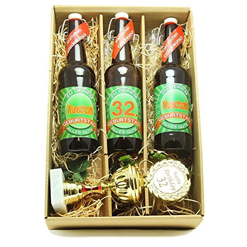 Bier Geschenk zum 32.Geburtstag Geburtstagsgeschenk zweiunddreißigster Geburtstag Präsentkarton mit Bier und Pokal zum 32. Geburtstag von SünGross